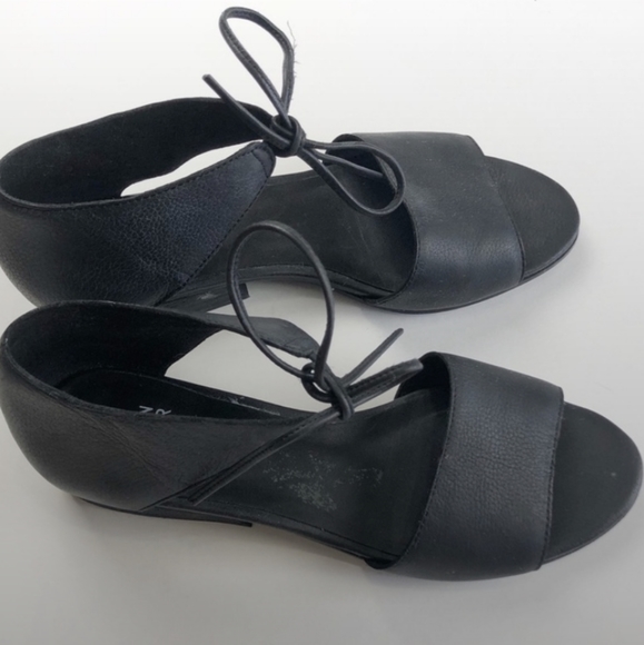 Eileen Fisher | Anne Tie Sandals - Picture 3 of 6